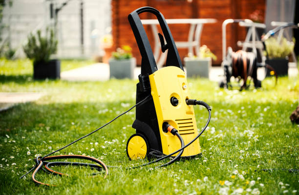 Best Animal Enclosure Cleaning  in Great Neck, NY